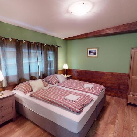 Ride Pub Drienica Apartment Bagian luar foto