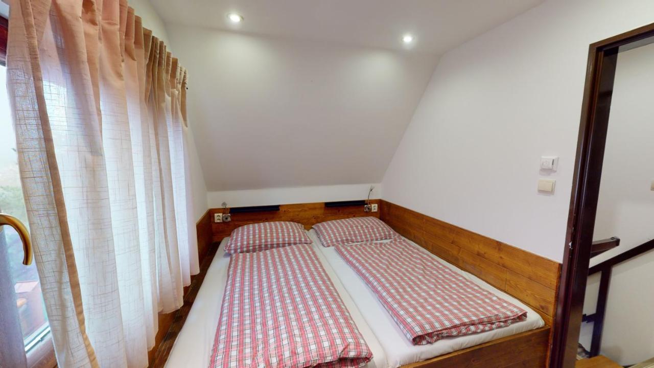 Ride Pub Drienica Apartment Bagian luar foto