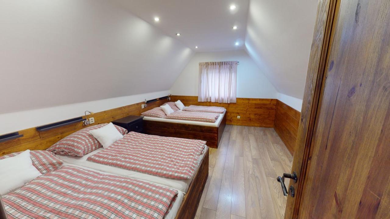 Ride Pub Drienica Apartment Bagian luar foto