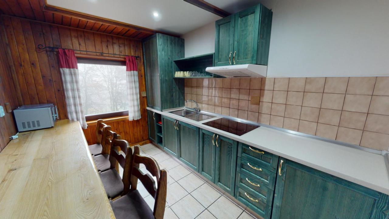 Ride Pub Drienica Apartment Bagian luar foto