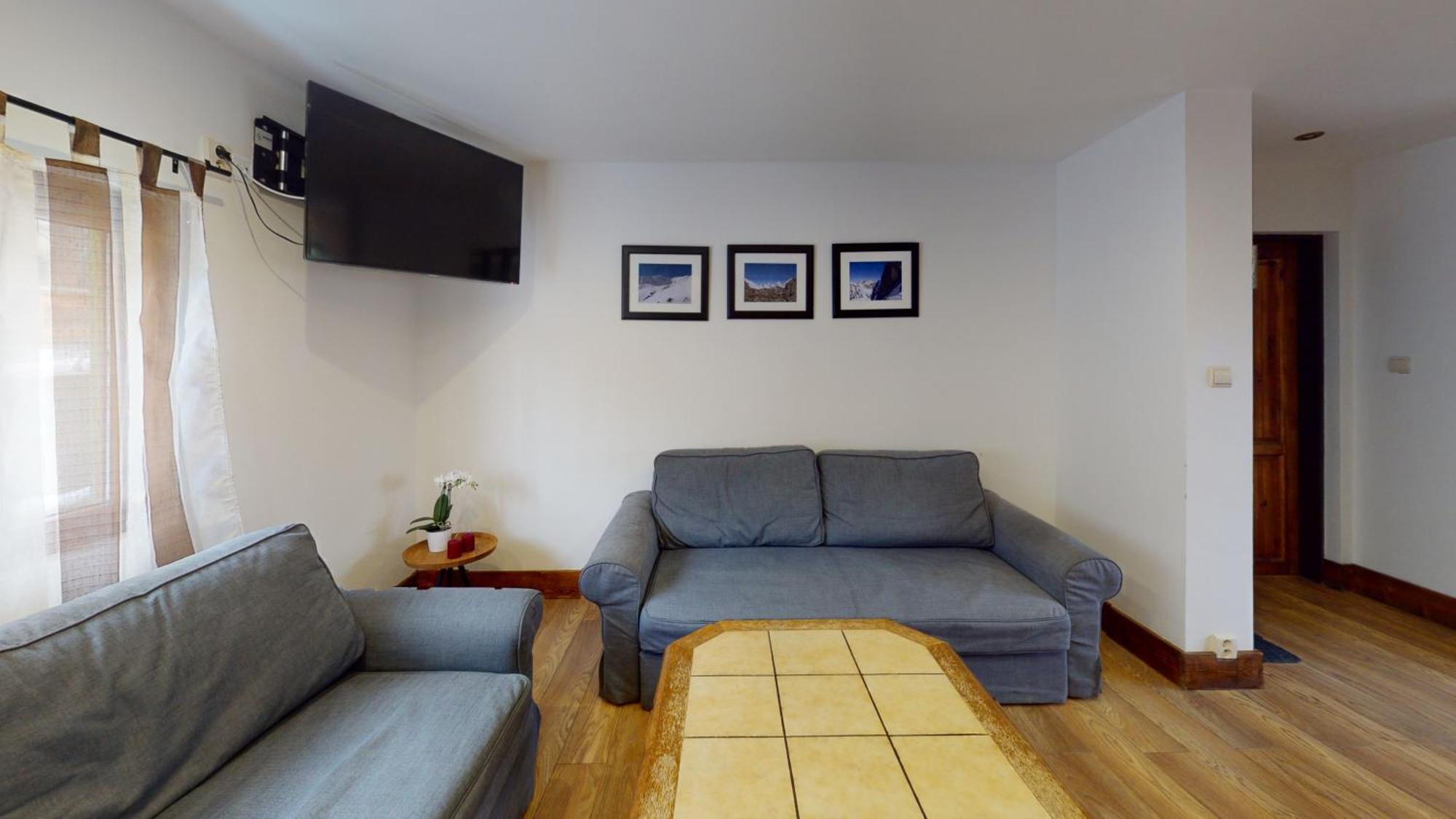 Ride Pub Drienica Apartment Bagian luar foto